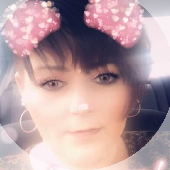 Meet your Posher, 𝐿𝑦𝑛𝑒𝑡𝑡𝑒 - Picture 1 of 4